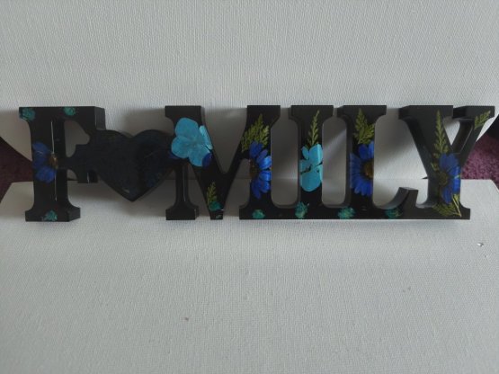 NÁPIS FAMILY, HOME, LOVE