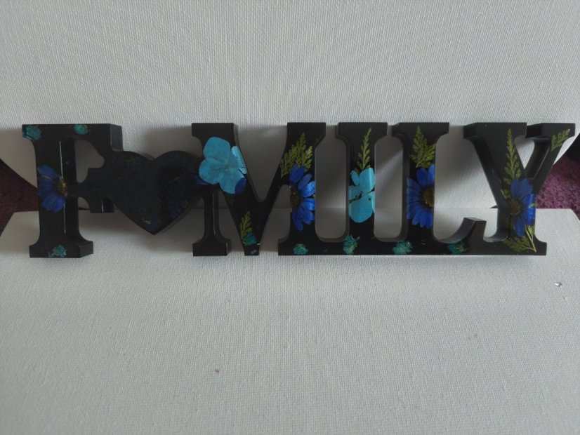 NÁPIS FAMILY, HOME, LOVE